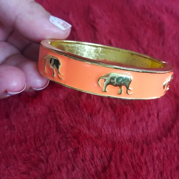 Cuff Bracelet with elefants WOMEN'S - Picture 1 of 7